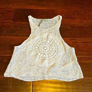 Stradivarius white crochet camisole spiral center with a flower at the center